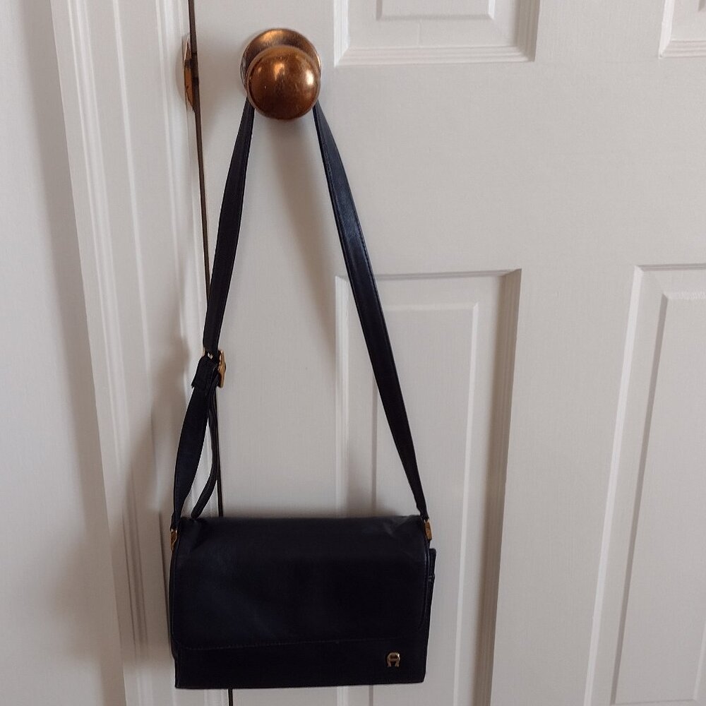 Etienne Aigner Shoulder Bag - NAVY